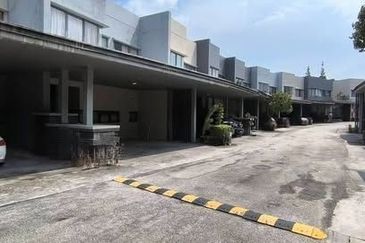 Perdana Lakeview West