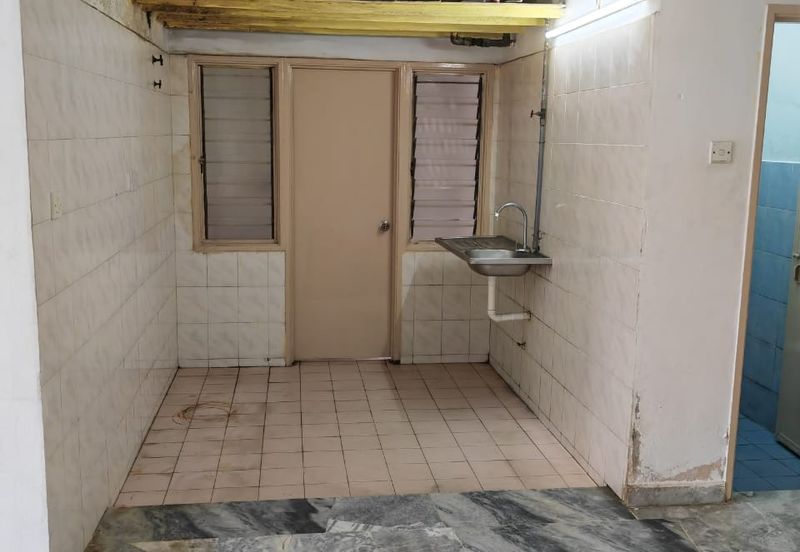 Kelana Idaman Shop Apartment