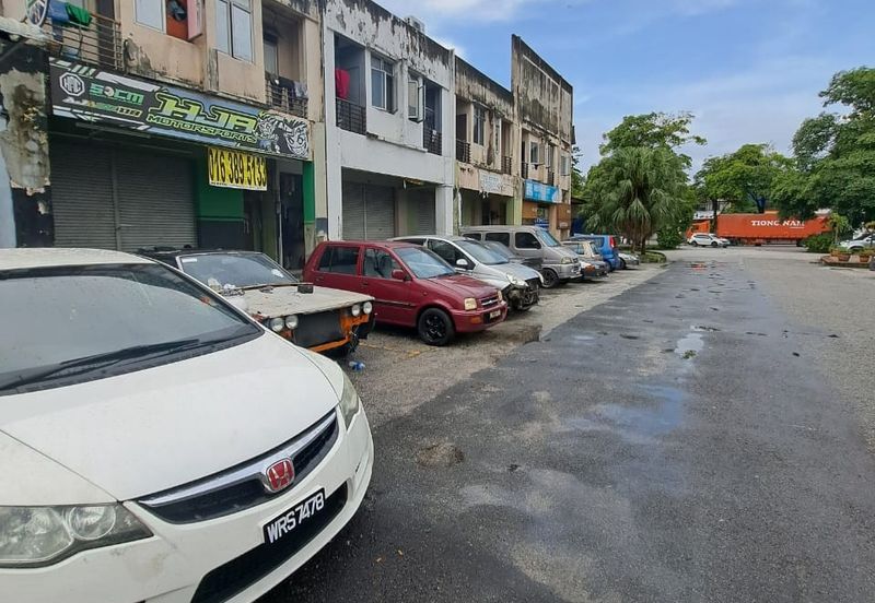 2 storey Shoplot at Jalan TP 7, Taman Perindustrian UEP for Rent
