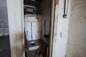 Single storey factory @ Subang 2 for Rent