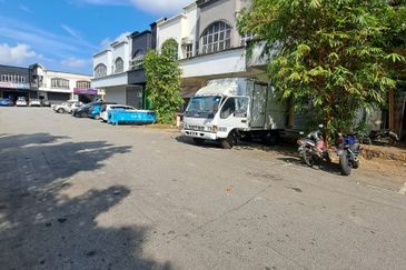 Single storey factory @ Subang 2 for Rent