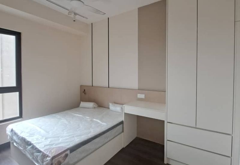 ID Design with Fully furnished- brand new unit