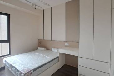 ID Design with Fully furnished- brand new unit