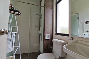 Glenmarie Cove Residence