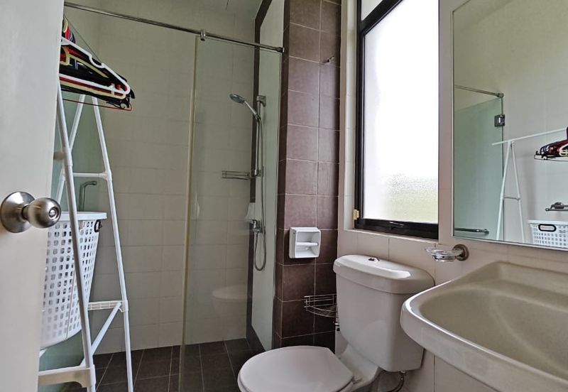 Glenmarie Cove Residence