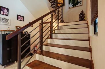 Glenmarie Cove Residence