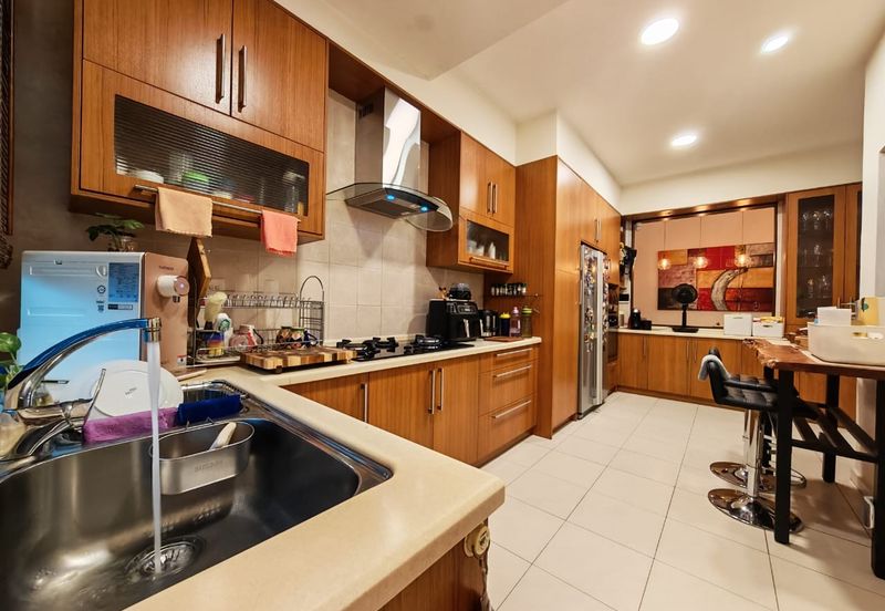 Glenmarie Cove Residence