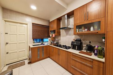 Glenmarie Cove Residence