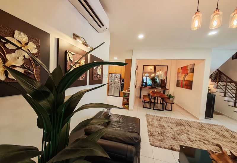 Glenmarie Cove Residence