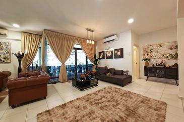 Glenmarie Cove Residence