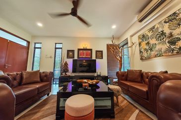 Glenmarie Cove Residence