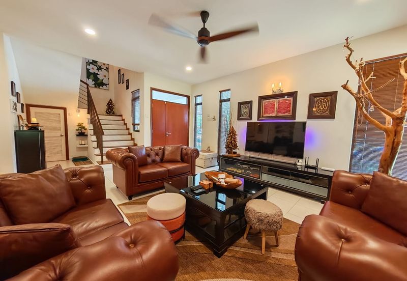 Glenmarie Cove Residence