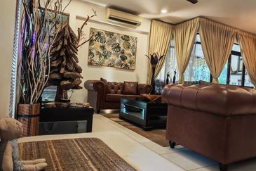 Glenmarie Cove Residence