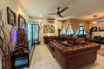 Glenmarie Cove Residence