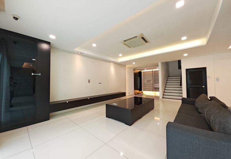 Glenmarie Cove Residence