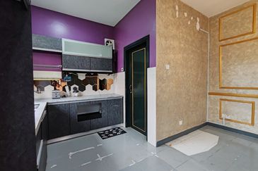 Glenmarie Cove Residence