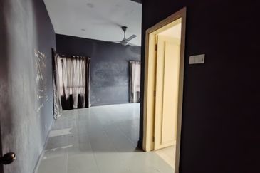 Glenmarie Cove Residence