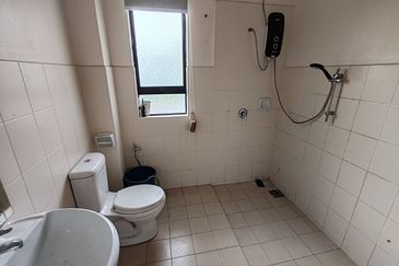 Glenmarie Cove Residence