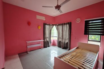 Glenmarie Cove Residence