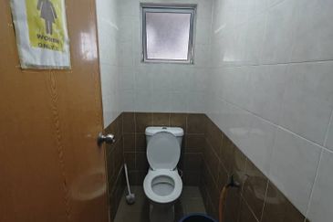 Port Klang Second Floor office Lebuh Bringin, Selangor