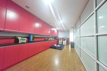 Port Klang Second Floor office Lebuh Bringin, Selangor