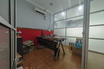 Port Klang Second Floor office Lebuh Bringin, Selangor