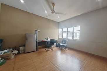 Port Klang Second Floor office Lebuh Bringin, Selangor