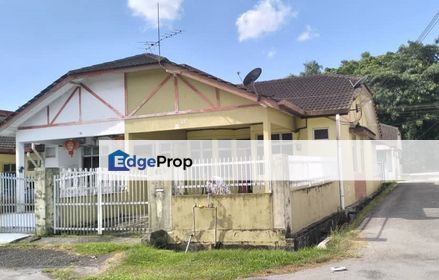 Taman Senai Utama Single Storey Terrace House End Lot Unit, Johor, Senai