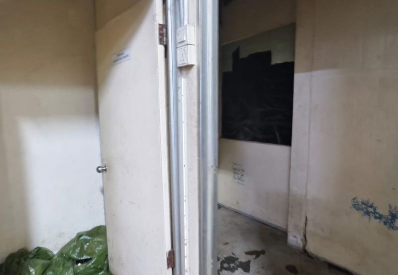 Kelapa Sawit Kulai 1.5 Storey Terrace Factory with Cool Rooms