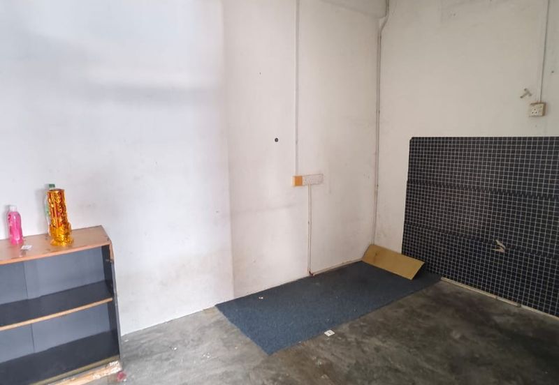 Kelapa Sawit Kulai 1.5 Storey Terrace Factory with Cool Rooms