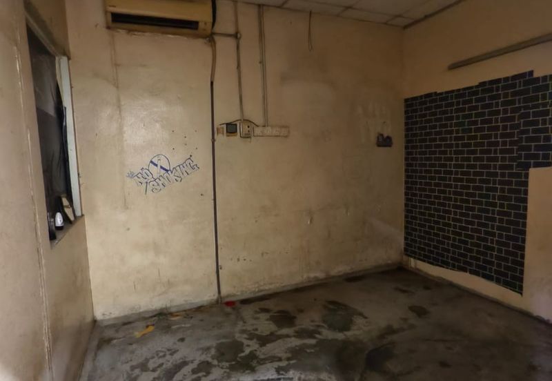 Kelapa Sawit Kulai 1.5 Storey Terrace Factory with Cool Rooms