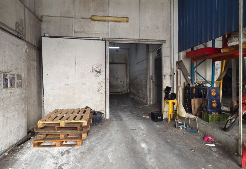 Kelapa Sawit Kulai 1.5 Storey Terrace Factory with Cool Rooms