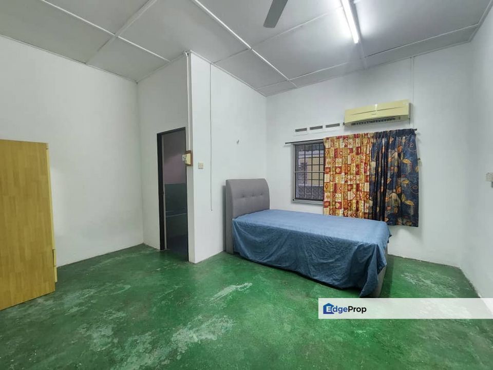 Kelapa Sawit Single Storey Detached House 3 Rooms Fully Furnished, Johor, Kulai