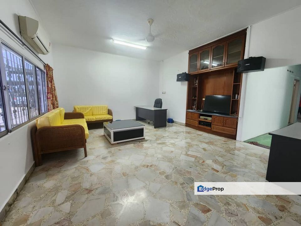 Kelapa Sawit Single Storey Detached House 3 Rooms Fully Furnished, Johor, Kulai