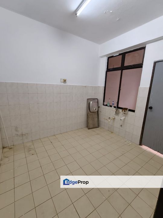 Taman Tampoi Utama Double Storey Terrace House 4 Rooms, Johor, Tampoi