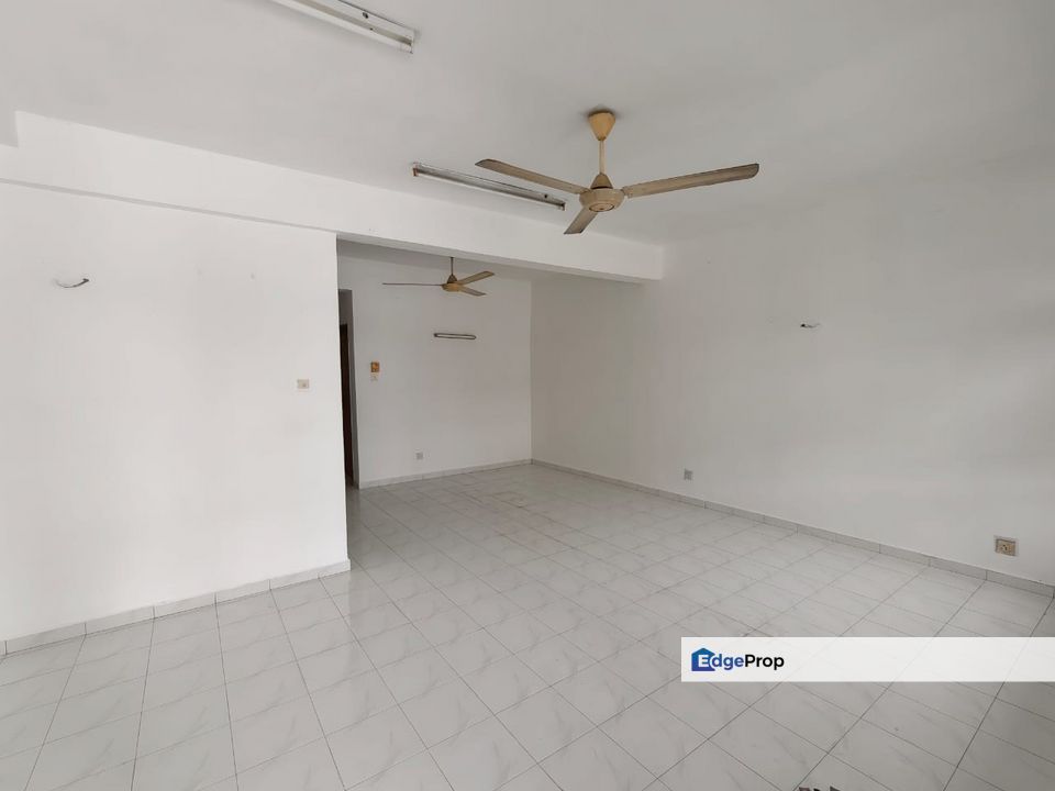 Taman Tampoi Utama Double Storey Terrace House 4 Rooms, Johor, Tampoi