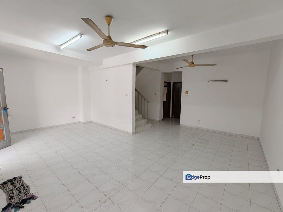 Taman Tampoi Utama Double Storey Terrace House 4 Rooms, Johor, Tampoi