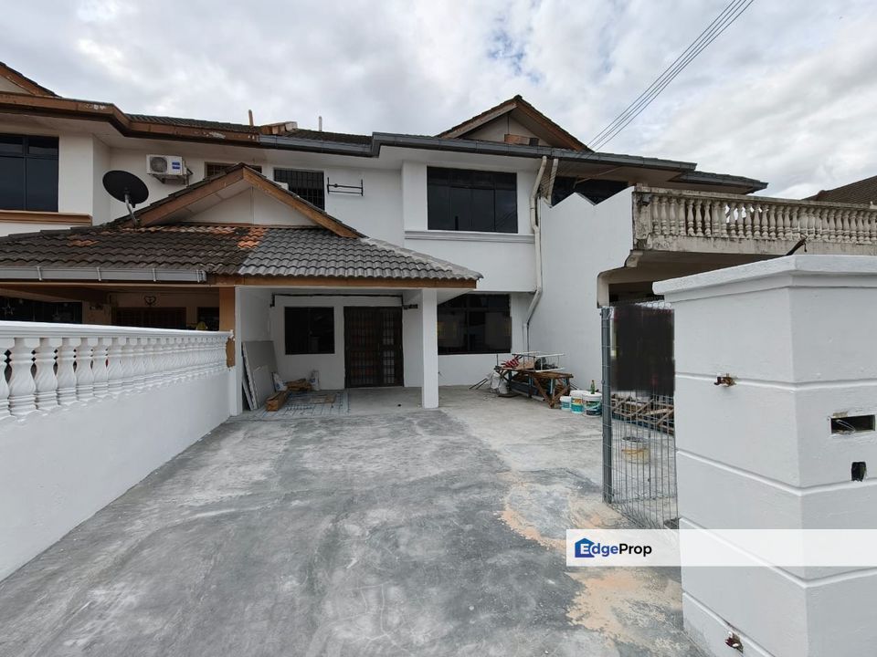 Taman Tampoi Utama Double Storey Terrace House 4 Rooms, Johor, Tampoi