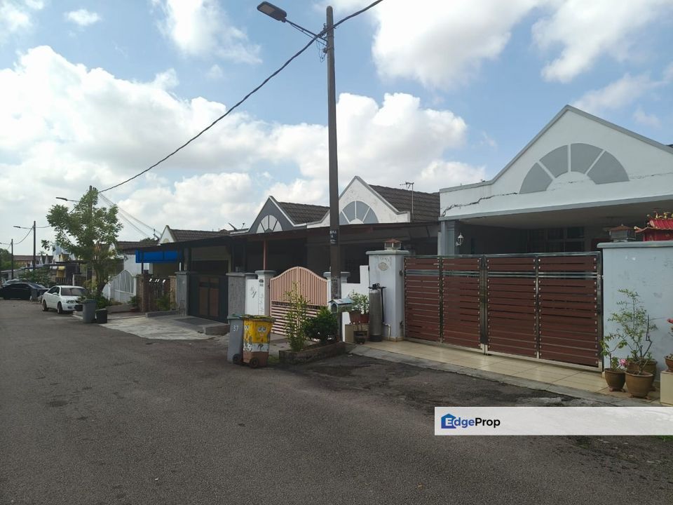 Taman Universiti Skudai Single Storey Terrace House Renovated Unit, Johor, Skudai