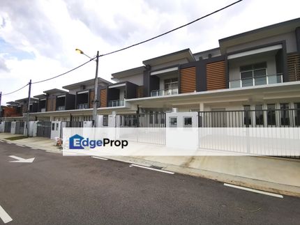 Bandar Putra Kulai Double Storey Terrace House 4+1 Rooms Gated Guarded, Johor, Kulai