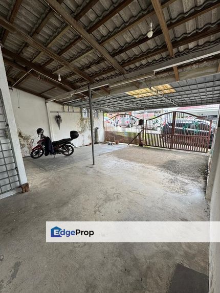 Taman Makmur Kulai Single Storey Terrace House 3 Rooms 22x70, Johor, Kulai