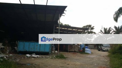 Saleng Kulai Land with Awning suitable for store use, Johor, Kulai