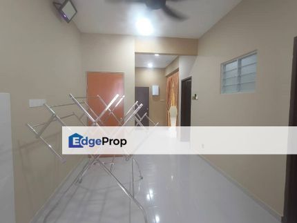 Taman Impiana Kulai Kelapa Sawit Townhouse 3 Rooms Partly Furnished, Johor, Kulai