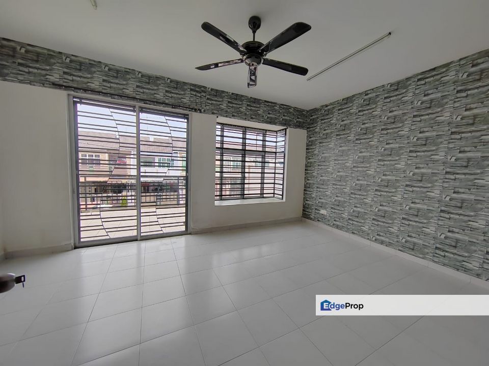 Taman Scientex Kulai 2 Double Storey Terrace House 4 Rooms Partly Furnished, Johor, Kulai