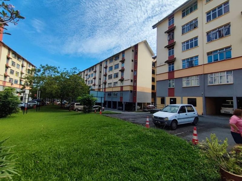 Rose Villa Apartment Taman Putri Kulai Corner Unit 3 Rooms High Floor, Johor, Kulai