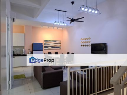 Near MRT, Universities with Fully Furnished Unit in N'Dira Townhouse @ 16 Sierra, Puchong, Selangor, Puchong South