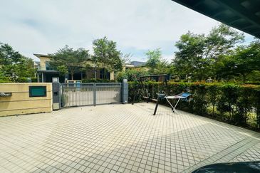 Forest City Golf Resort, Gelang Petah