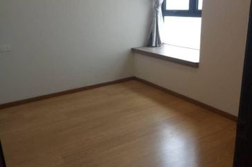 Baypoint @ Country Garden Danga Bay