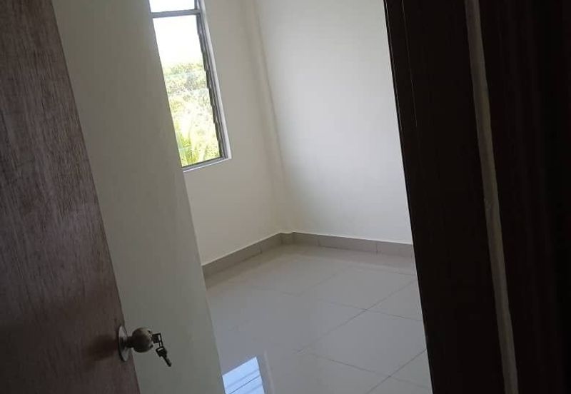 Baypoint @ Country Garden Danga Bay