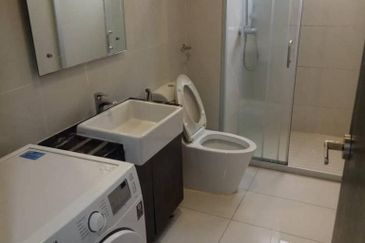 Baypoint @ Country Garden Danga Bay